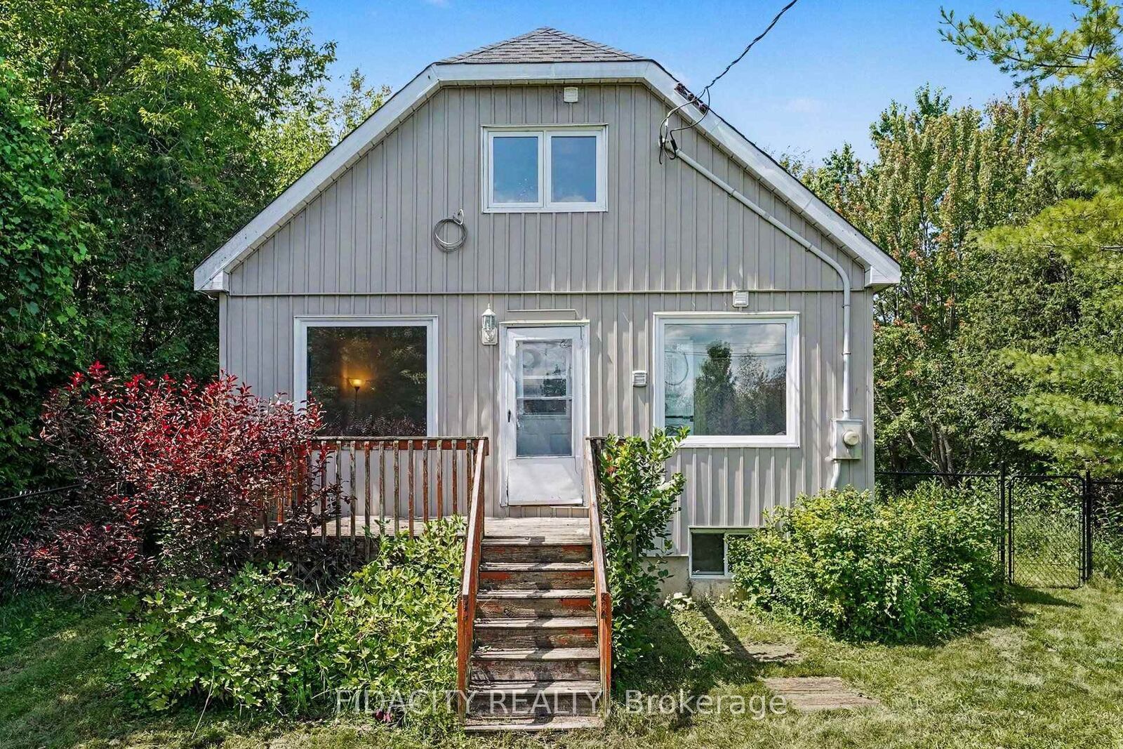 Property Photo:  6811 Flewellyn Road  ON K2S 1B6 