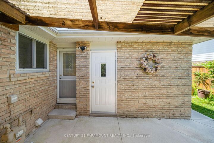 Property Photo:  11 Gondola Crescent  ON L6S 1W5 