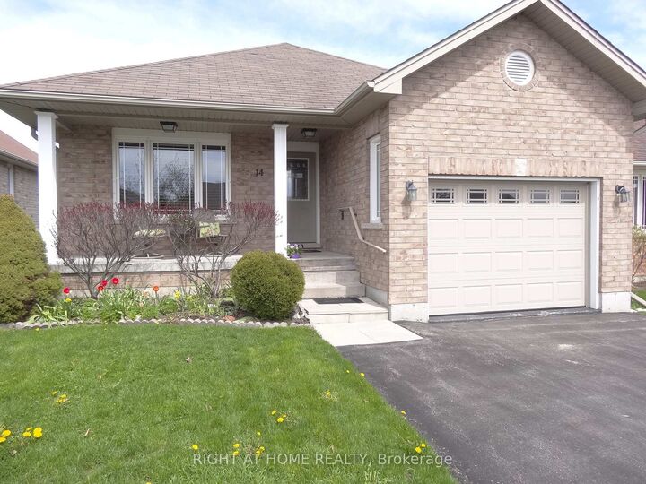 14 Matchett Crescent — photo 1