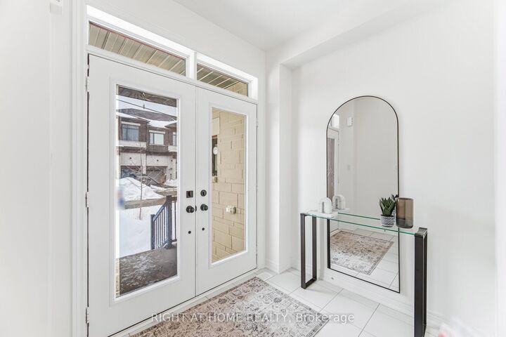 77 Singhampton Road — photo 1