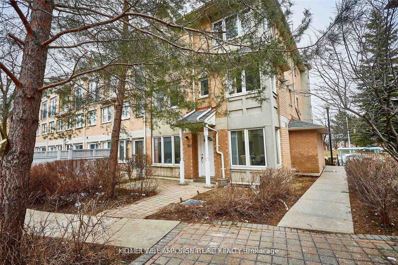 Property Photo:  29 Rosebank Drive 911  ON M1B 5Y7 