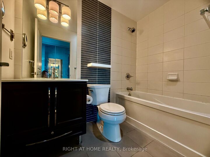 Property Photo:  215 Sherway Gardens Road Ph101  ON M9C 0A4 