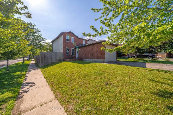Property Photo: 341 Hickling Trail ON L4M 5Z6