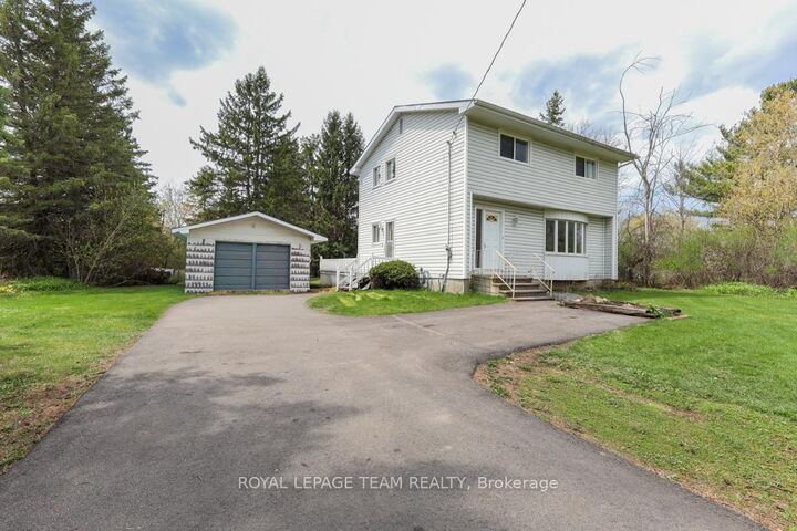 Property Photo: 1454 Stagecoach Road ON K4P 1G1