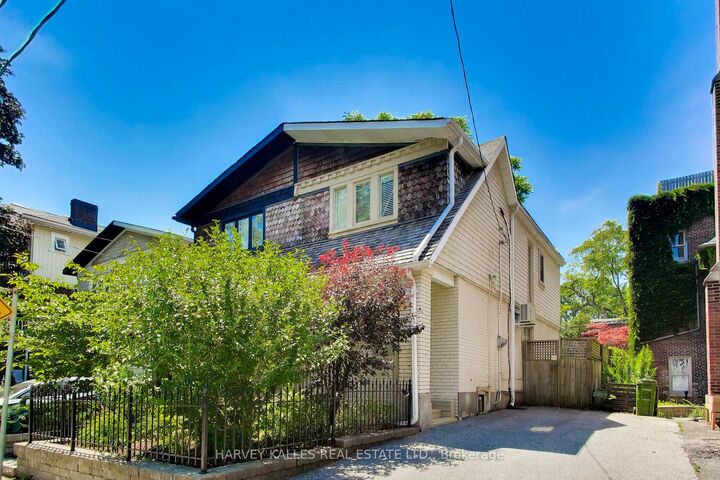 Property Photo: 318 Sumach Street ON M5A 3K5