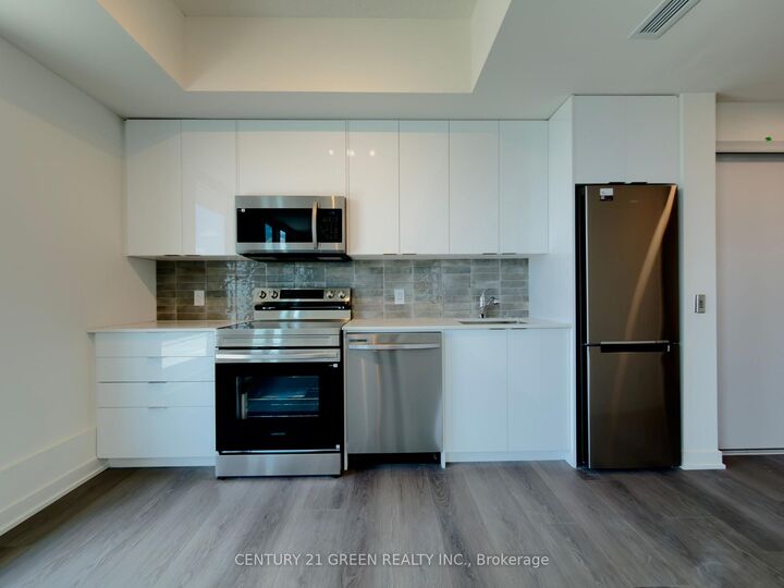 Property Photo:  33 Erie Avenue 1705  ON N3S 0K7 