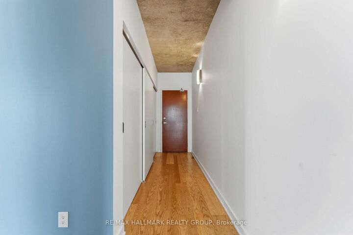 Property Photo:  324 Laurier Avenue W 2110  ON K1P 0A4 