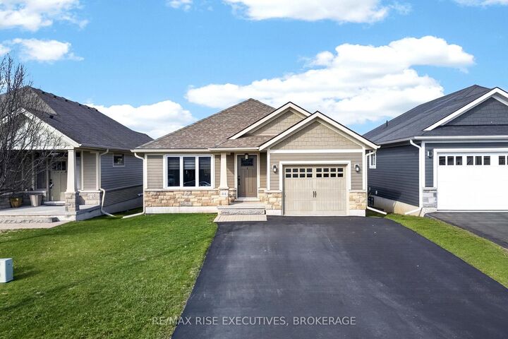 44 Tessa Boulevard — photo 1
