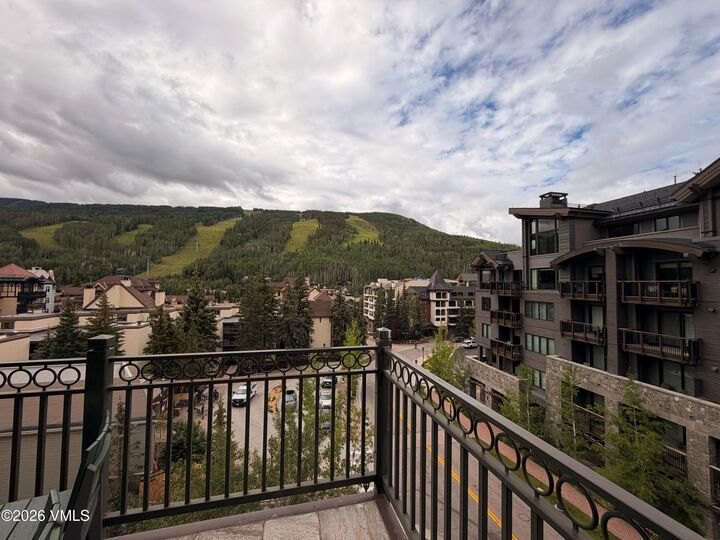 Property Photo:  610 W Lionshead Circle 519  CO 81657 