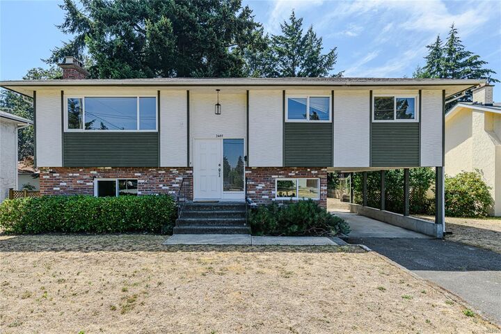 Property Photo: 2401 Bette Dr BC V9B 4N1