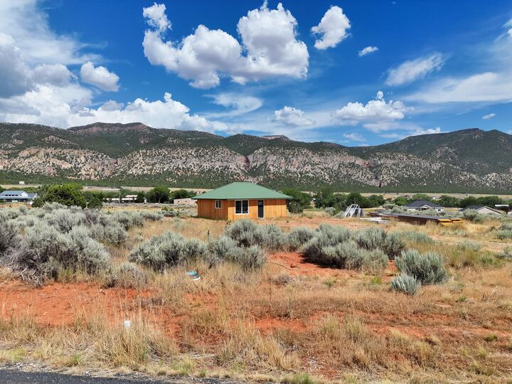 Property Photo:  1750 S 3000 E  UT 84757 