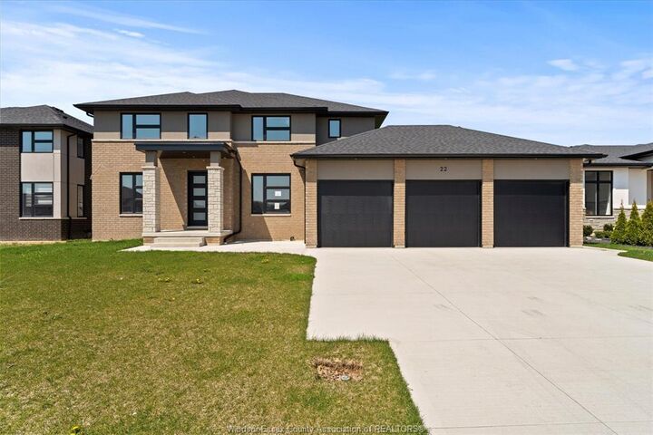22 Gregory Avenue — photo 1