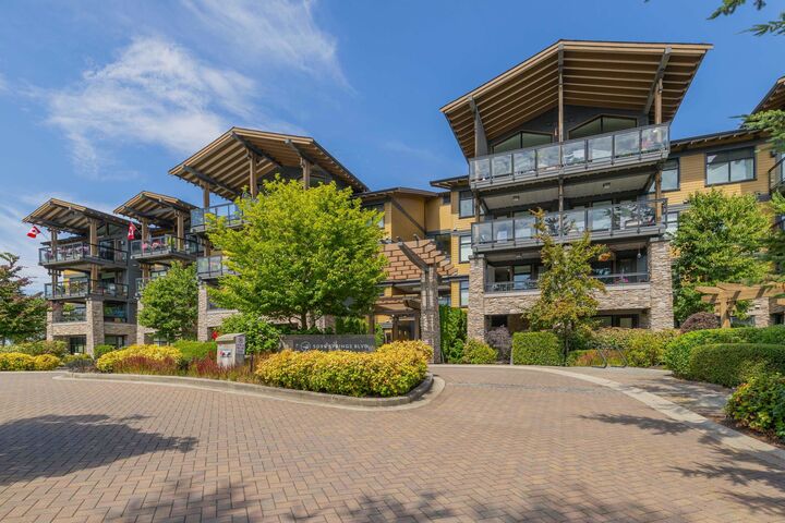 Property Photo: 5099 Springs Boulevard 301 BC V4M 0A2