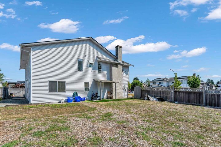 Property Photo: 7737 123A Street BC V3W 9H2