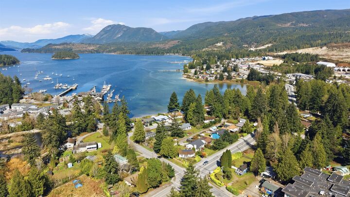 Property Photo:  5689 Porpoise Bay Road  BC V0N 1V0 