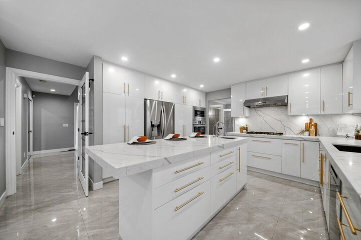 Property Photo: 2480 Gale Avenue BC V3K 6B6