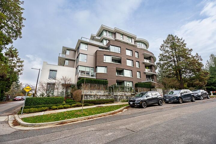 505 W 30th Avenue 301 — photo 1