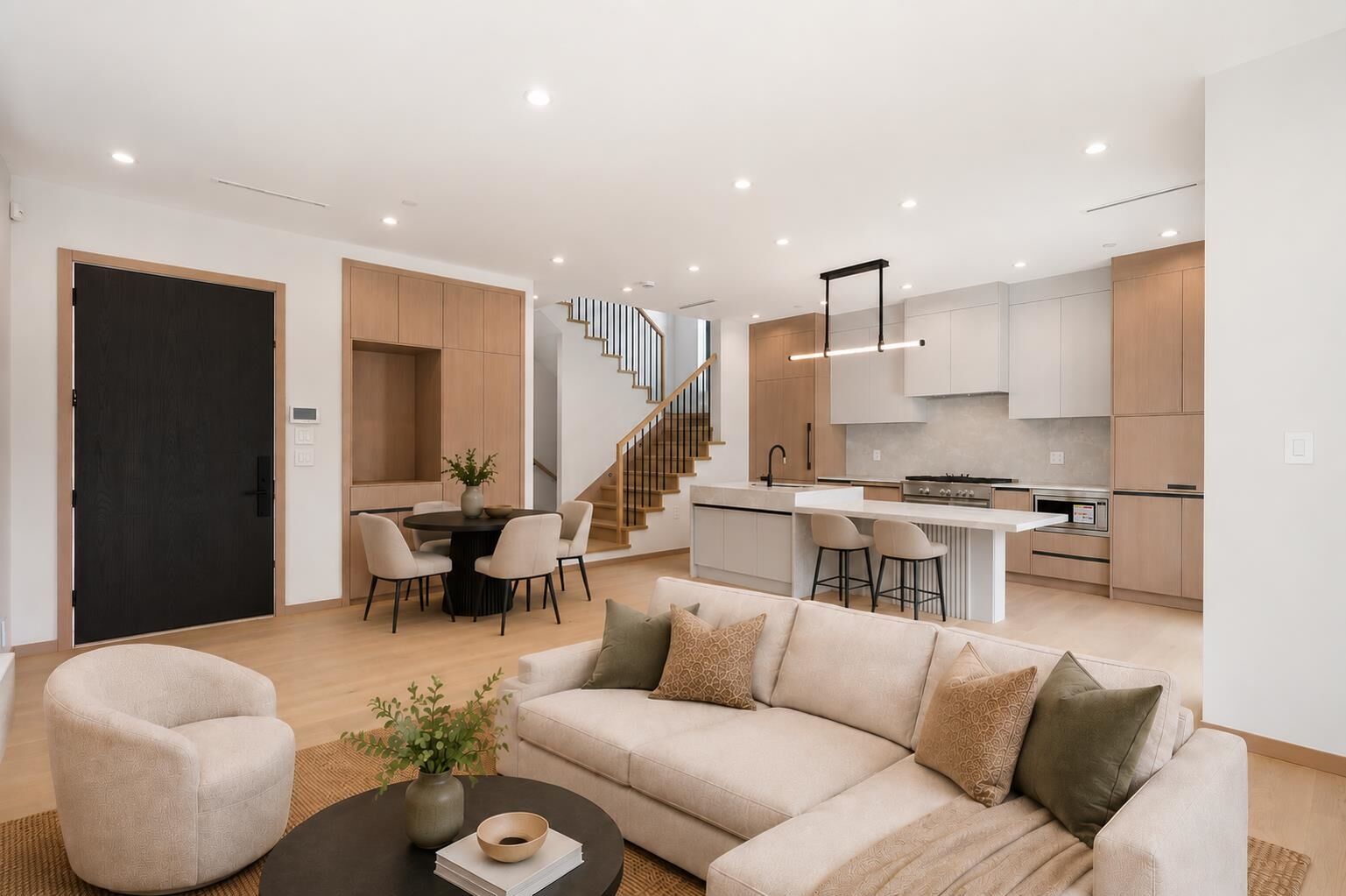 Property Photo:  1448 E 30th Avenue 2  BC V5N 3A2 