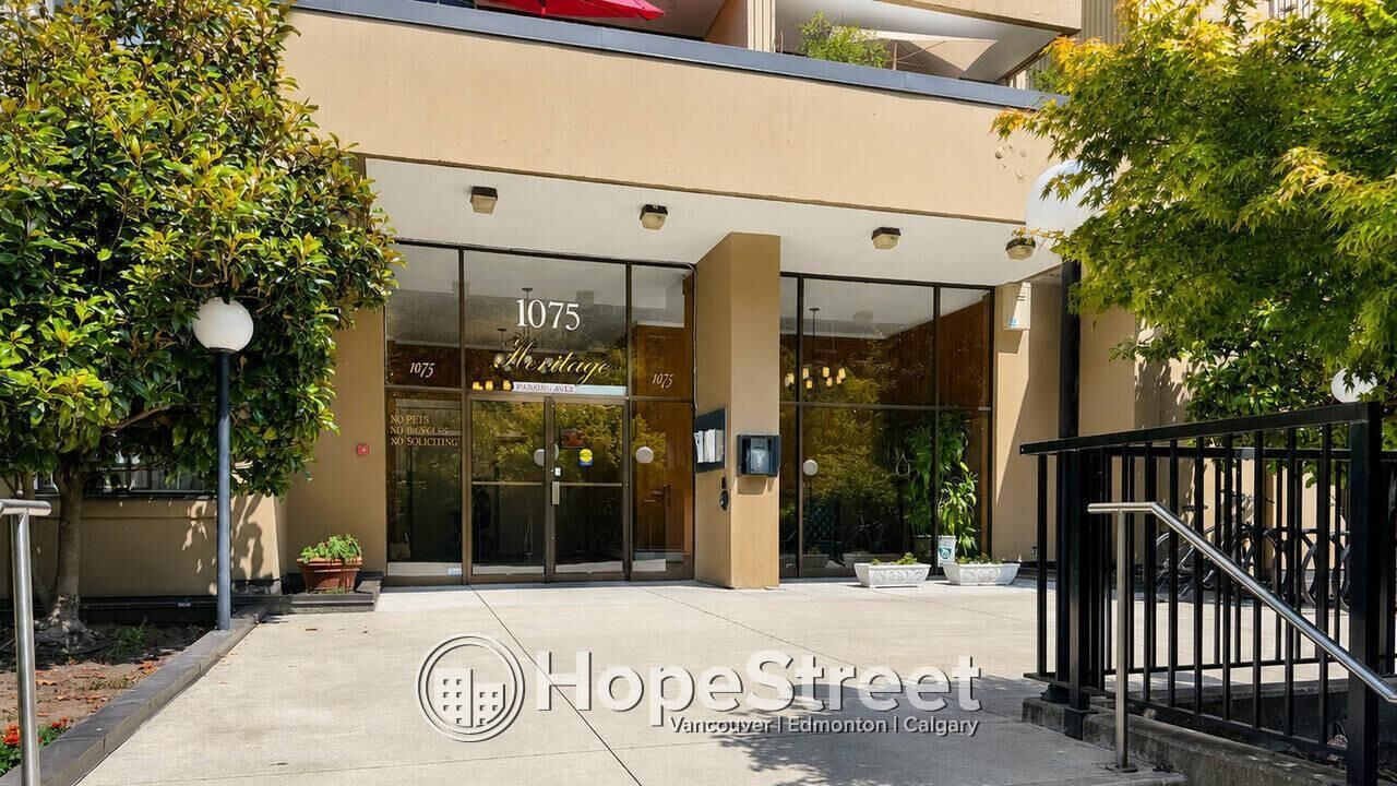 Property Photo:  1075 Comox Street 1406  BC V6E 1K2 