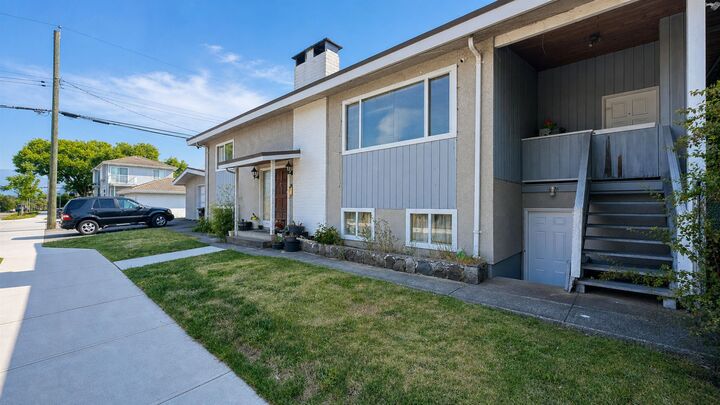 Property Photo: 750 Beta Avenue BC V5C 5M5