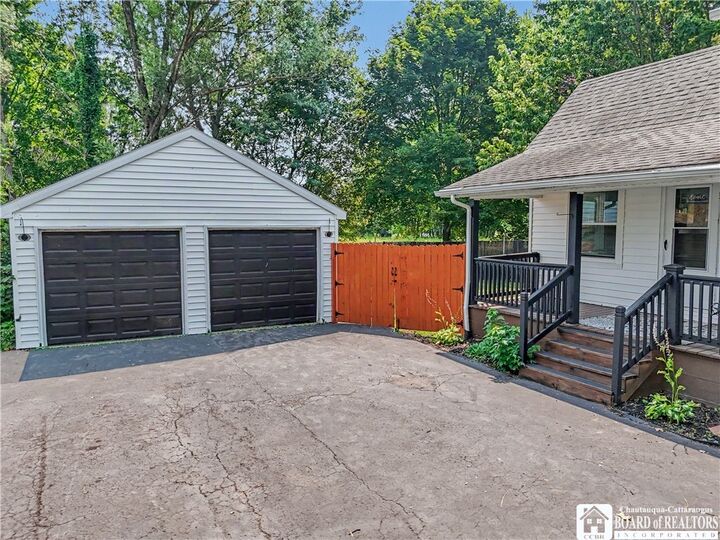 Property Photo: 1369 Sturgeon Point Road NY 14047
