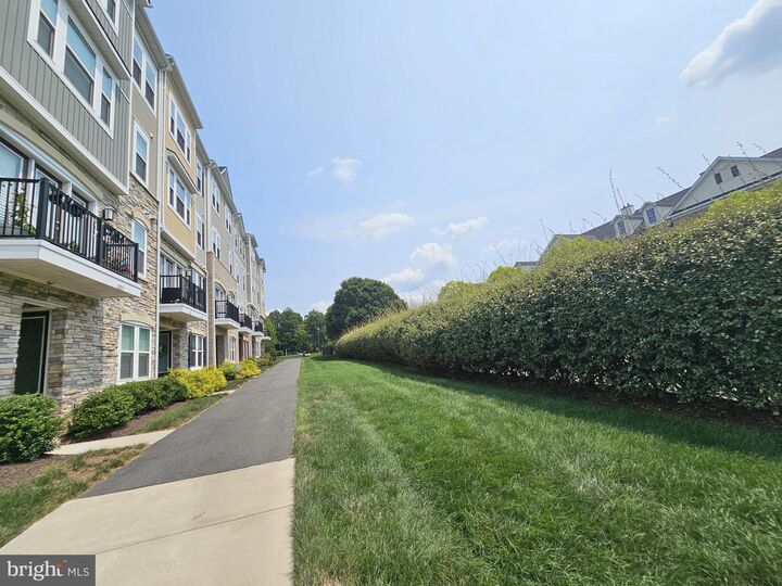 Property Photo:  42023 Glade Creek Terrace Terrace  VA 20105 