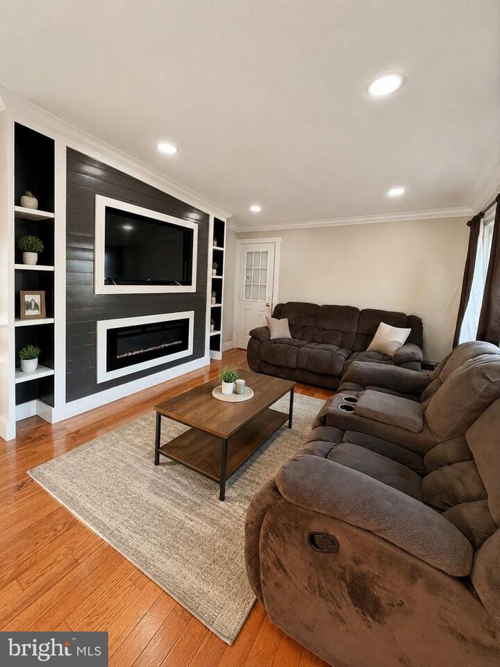 Property Photo:  6203 Middleton Lane  MD 20748 