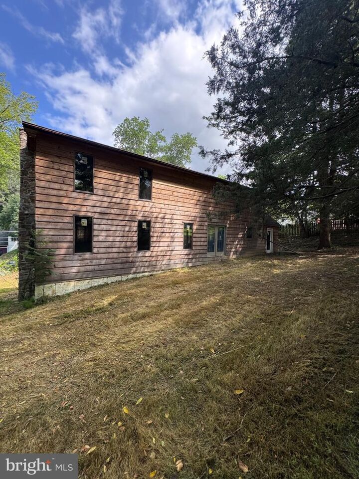 Property Photo: 142 Eckman Road PA 17602
