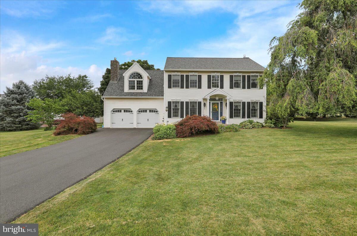 Property Photo: 1424 Hay Field Drive PA 17519