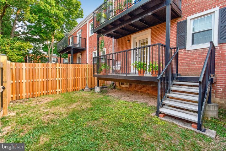 Property Photo: 4907 29th Road S A1 VA 22206