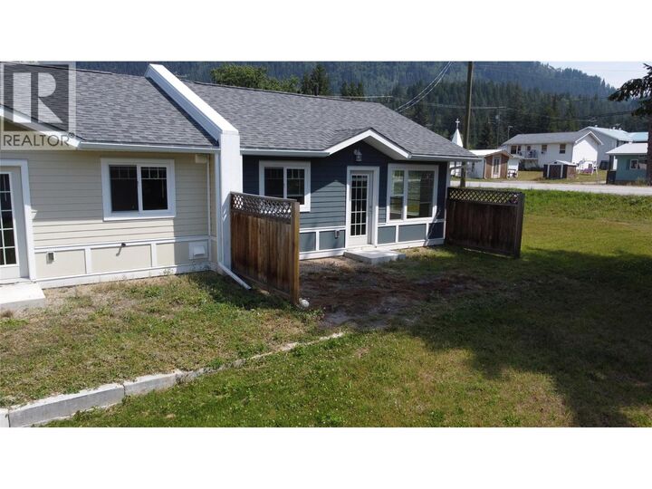 Property Photo:  611 Casley Court 4  BC V0G 1S1 