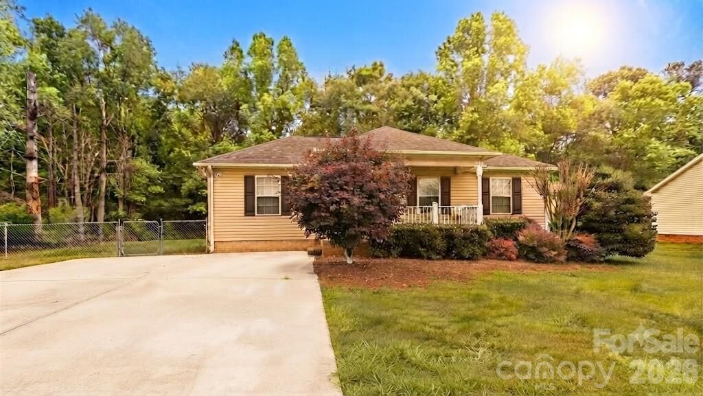 Property Photo:  5228 Crane Point Drive  NC 28227 