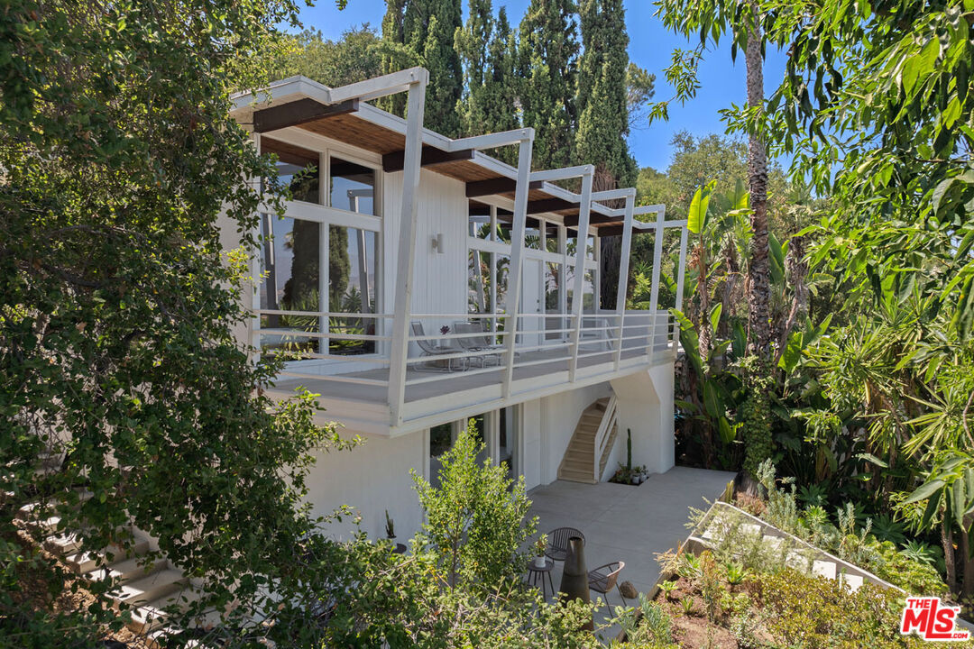 Property Photo:  1335 Columbia Dr  CA 91205 