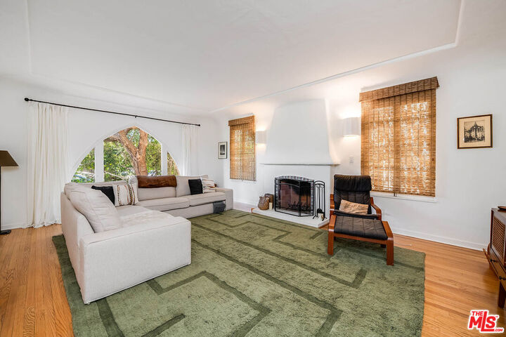 Property Photo:  8447 W 4th St  CA 90048 