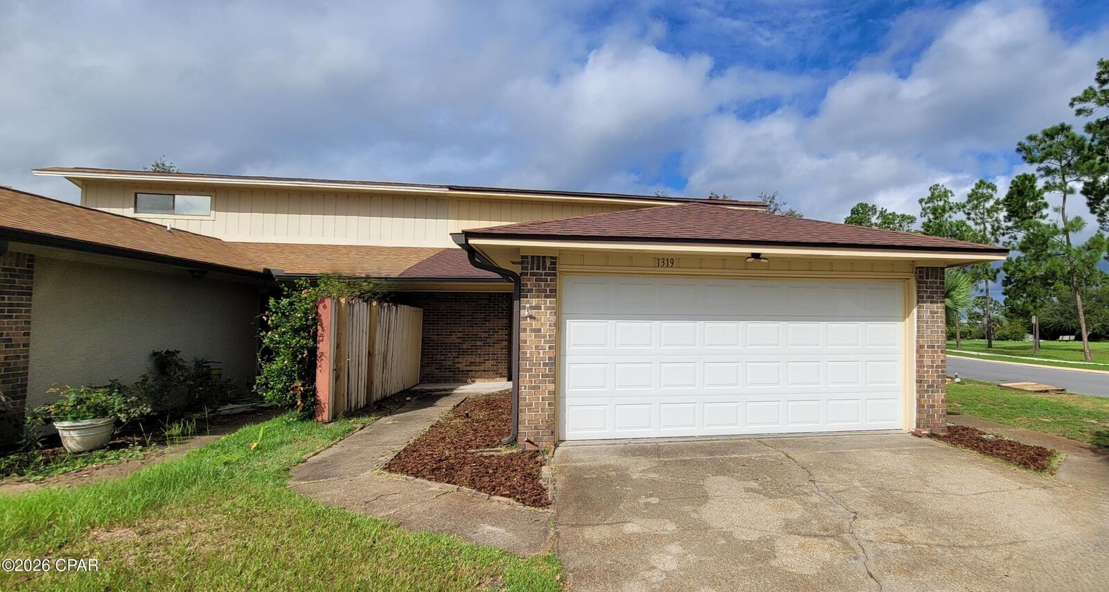 Property Photo: 1319 Calabria Road FL 32408