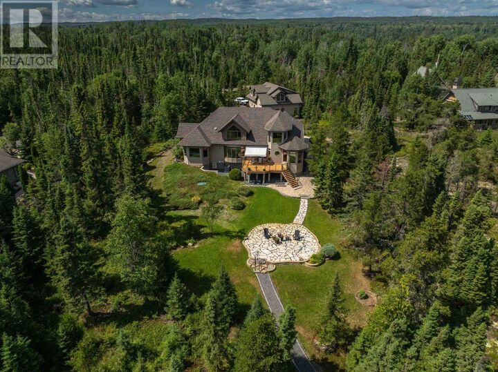 Property Photo: 135 Mickelson Dr E ON P7A 6N3