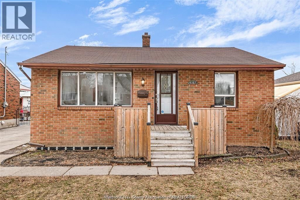 Property Photo:  1217 Harrison  ON N9C 3J4 
