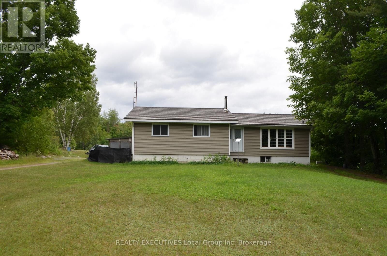 Property Photo: 1405 Pioneer Road ON P0H 1Z0