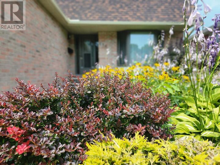 Property Photo: 116 Margaret Place ON K6V 6Y3