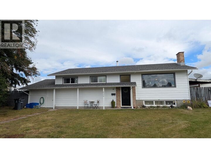 630 Vedder Crescent — photo 1
