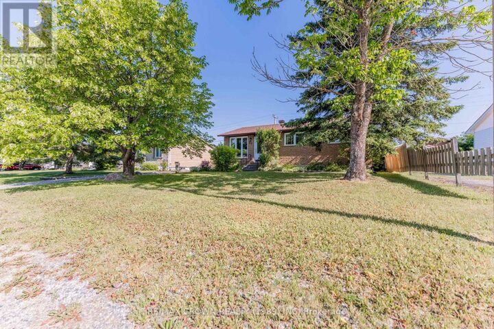 Property Photo: 30 Hazel Street ON P5N 2Z6