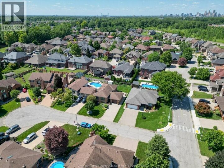 Property Photo:  1030 Dandurand Court  ON N9E 4K5 