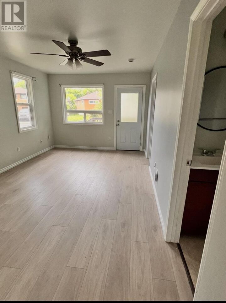 Property Photo:  717 Northern Ave  ON P7C 2W1 