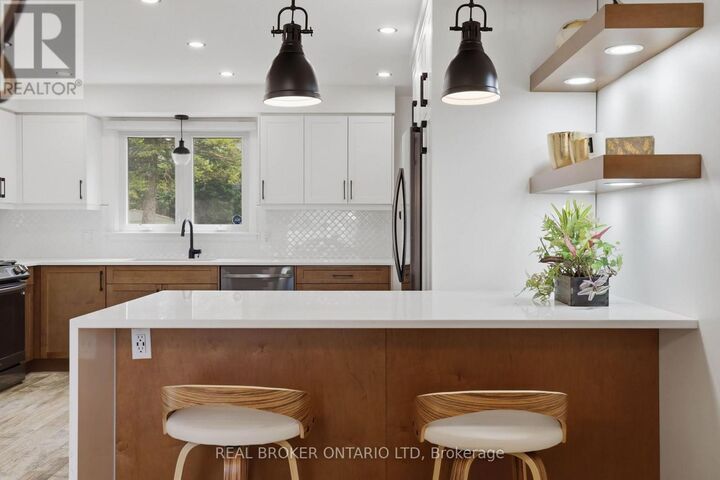 Property Photo:  196 Wychwood Park  ON N6G 1R9 