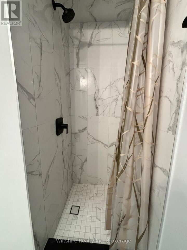 Property Photo:  14 Glendale Drive 3  ON N4G 1J2 