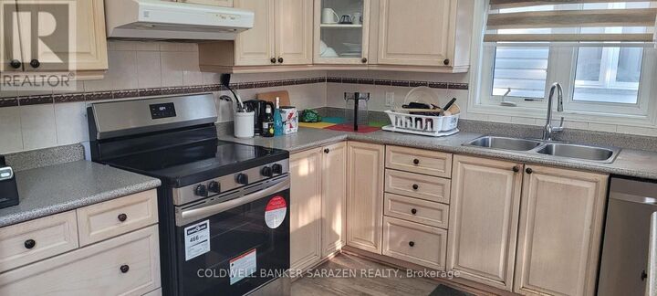 Property Photo: 49 Rialto Way ON K1T 4B1