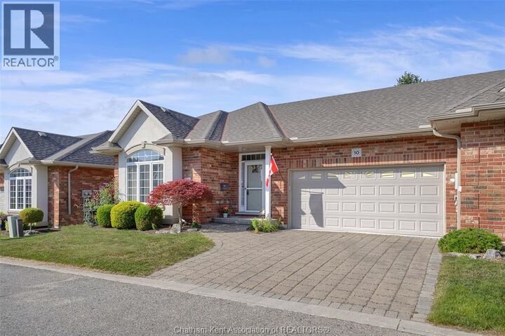 Property Photo:  10 Oakgrove Lane  ON N7L 5R9 