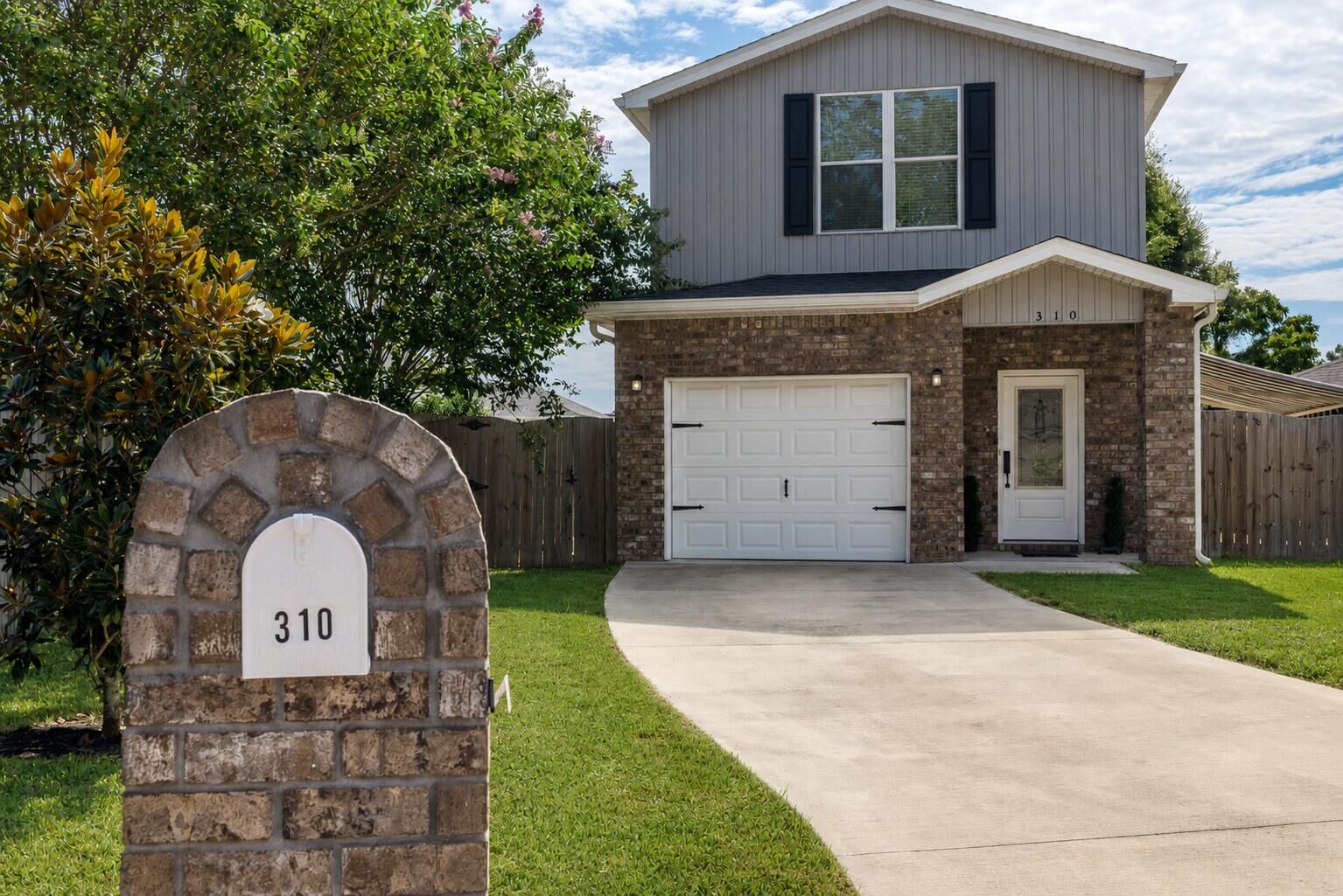 Property Photo:  310 Hilburn Place  FL 32504 