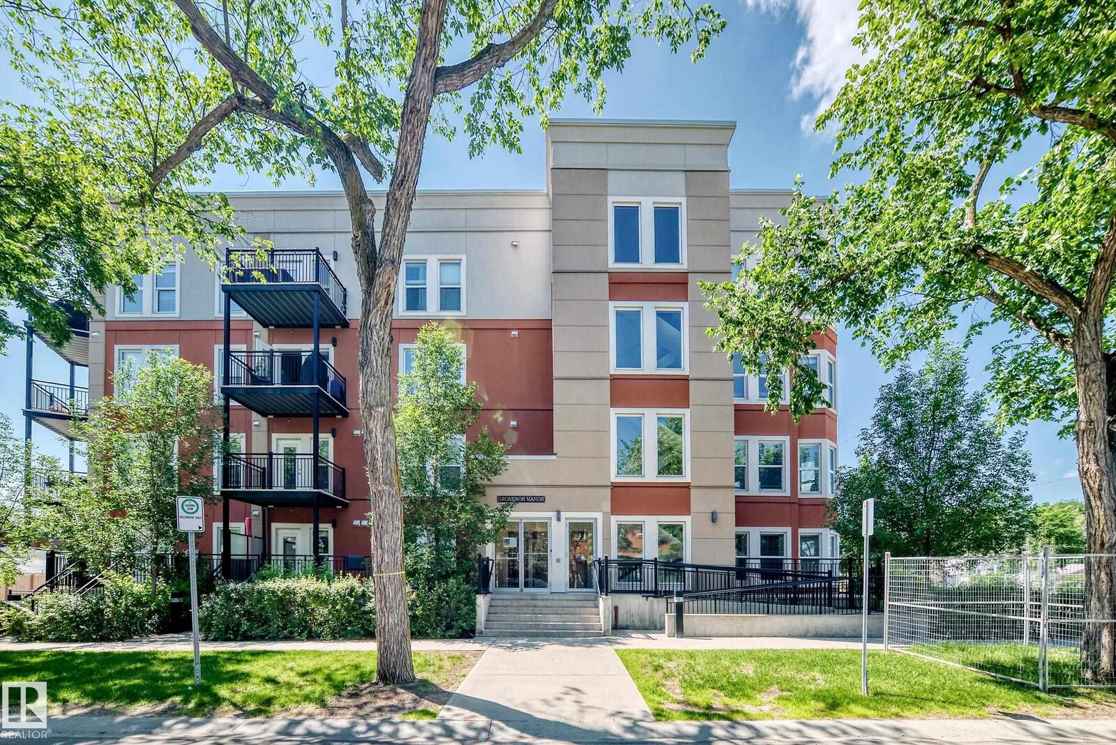 Property Photo:  10126 144 Street NW 201  AB T5N 2T7 