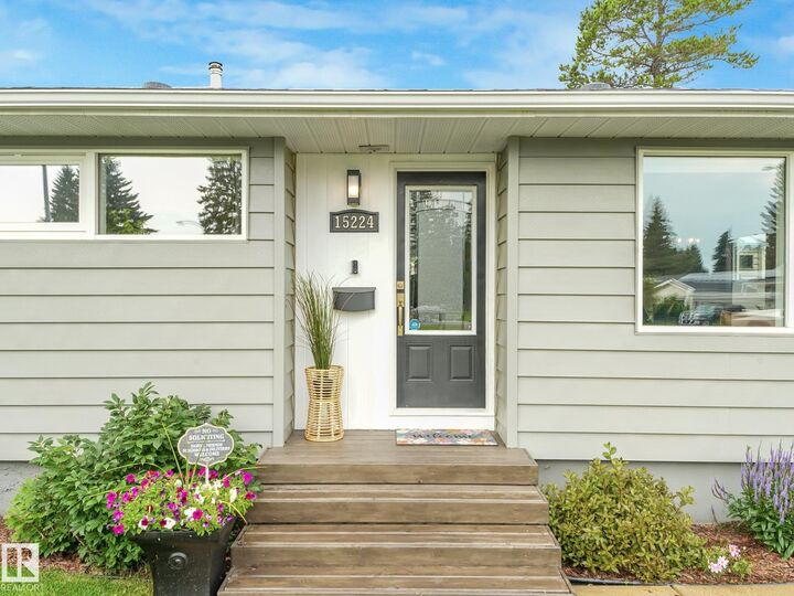 Property Photo:  15224 79A Avenue NW  AB T5R 3H4 
